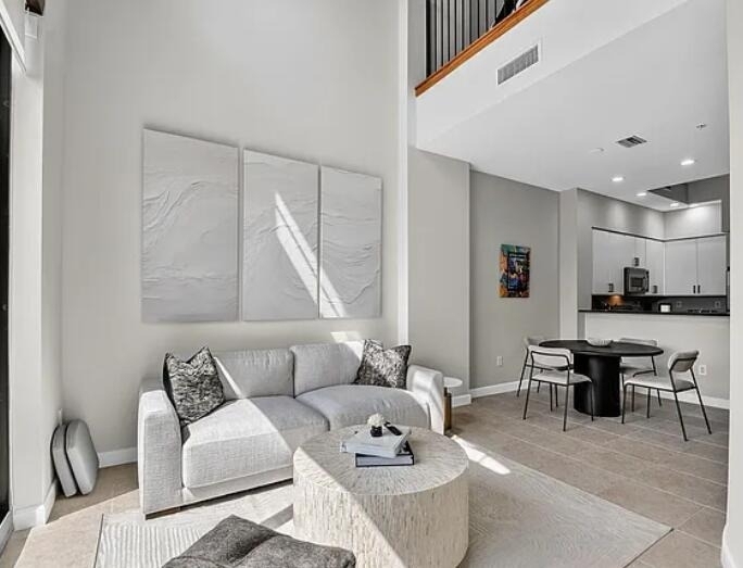 801 S Olive Avenue - Photo 0