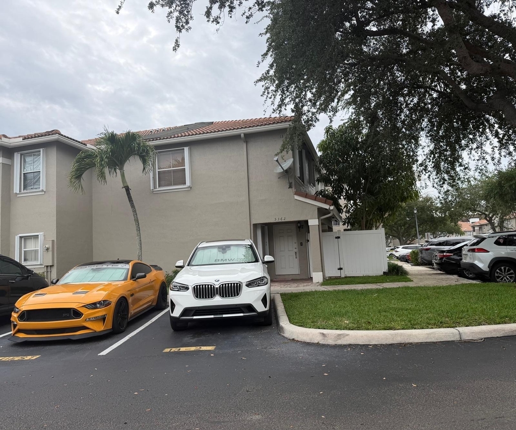 5362 Sw 125th Avenue - Photo 1