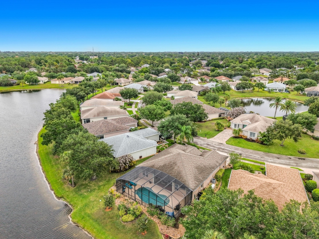 1343 Shoreline Circle - Photo 36