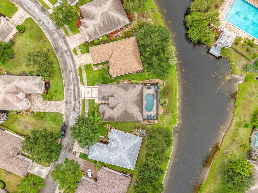 1343 Shoreline Circle - Photo 37