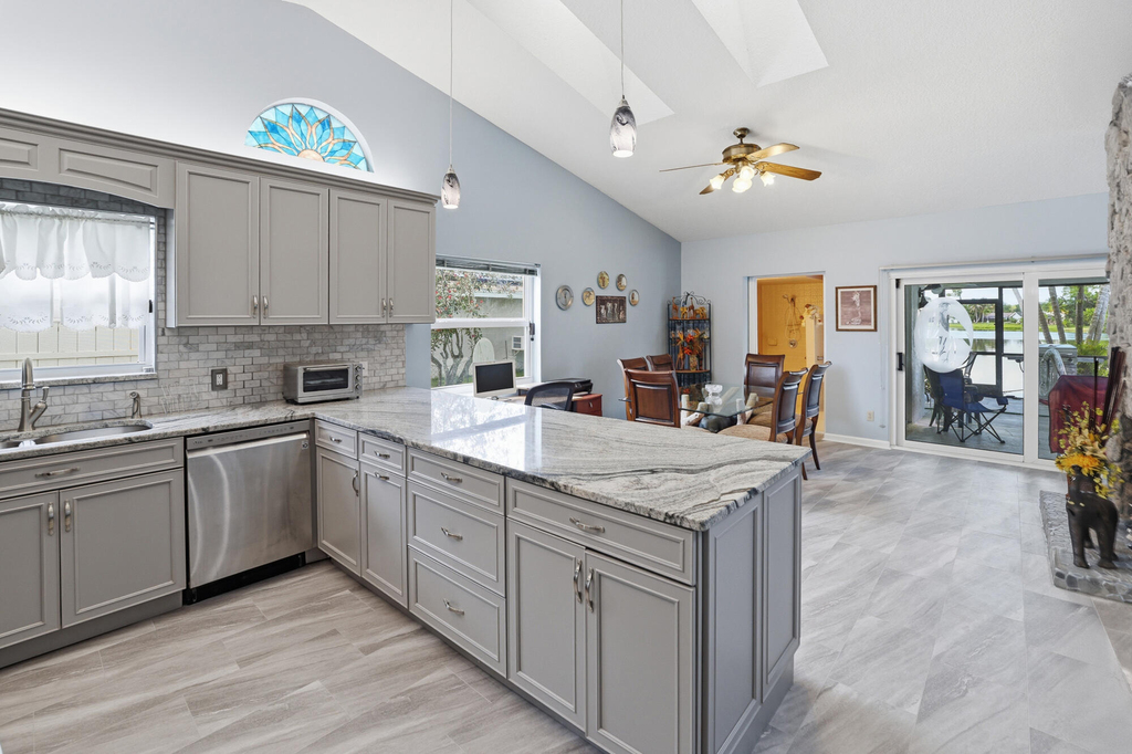 191 Parkwood Drive - Photo 5