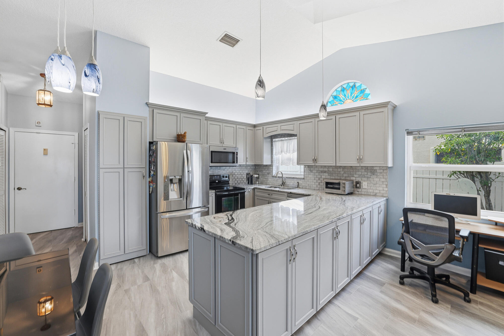 191 Parkwood Drive - Photo 4