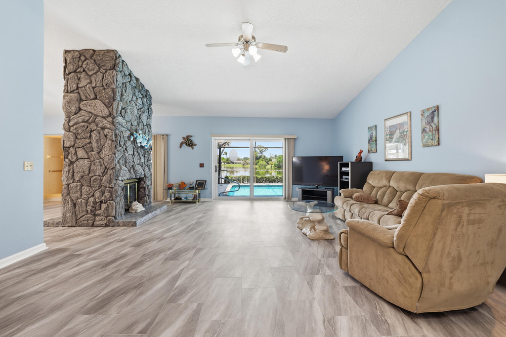 191 Parkwood Drive - Photo 2