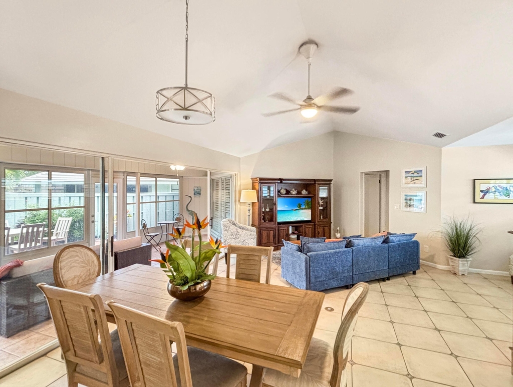 1127 E Seminole Avenue - Photo 0