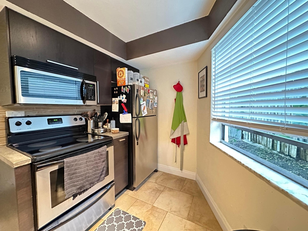 5811 Ne 14th Road - Photo 2
