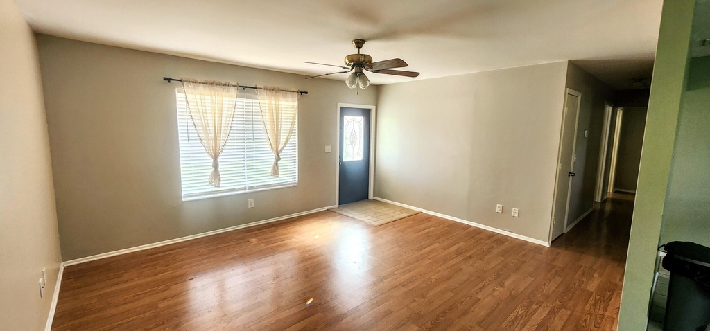 431 Se Dalva Avenue - Photo 1