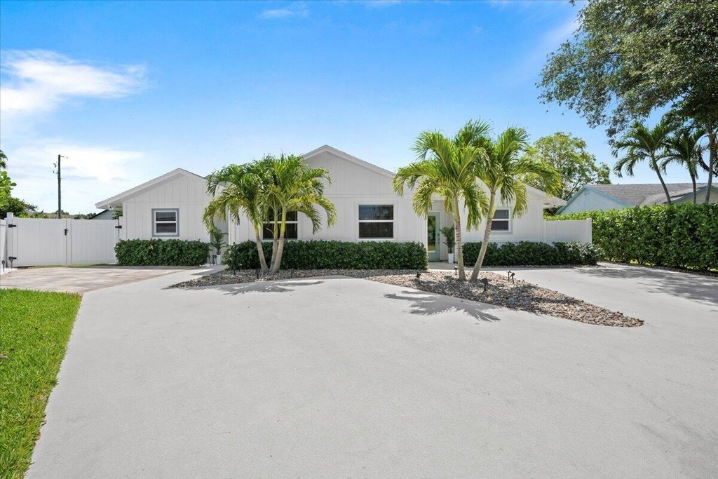 6075 Francis Street - Photo 0
