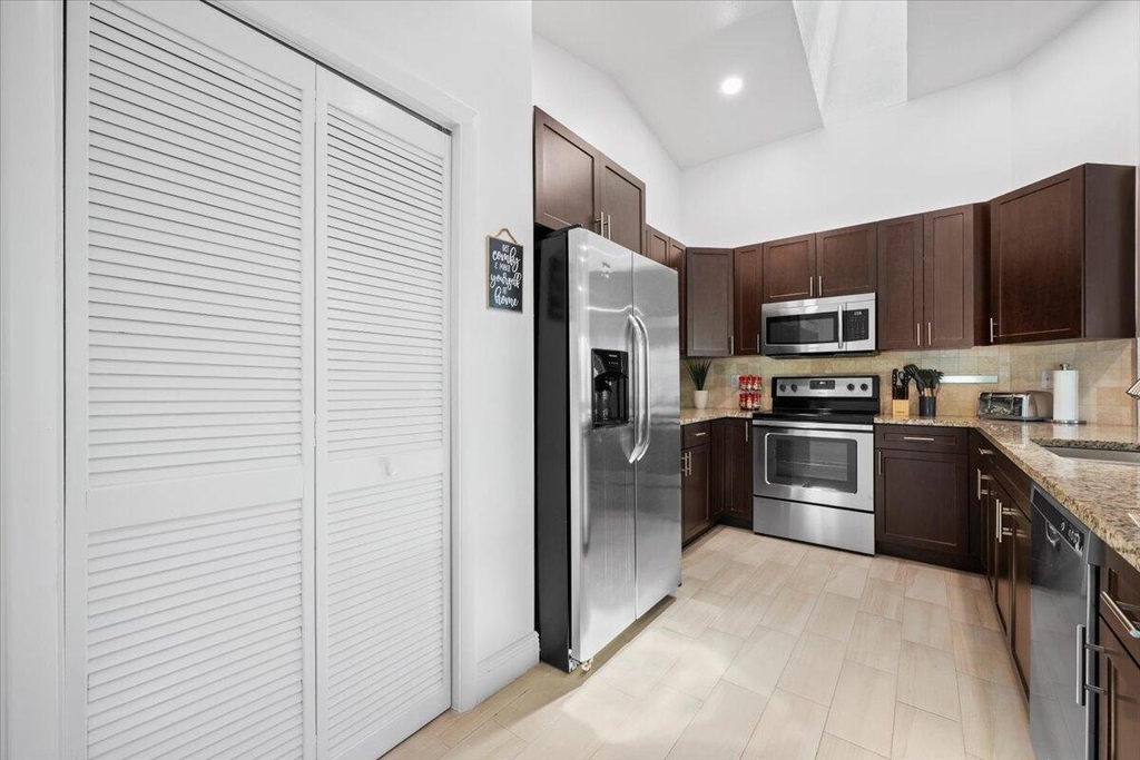 6075 Francis Street - Photo 6