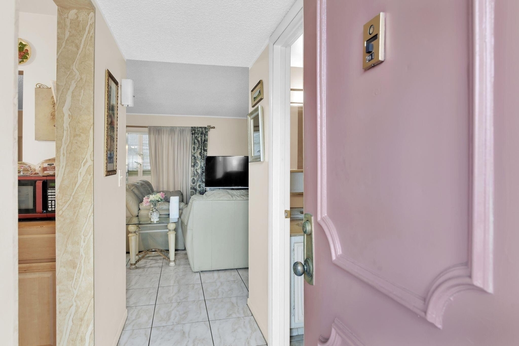711 Lori Drive - Photo 4