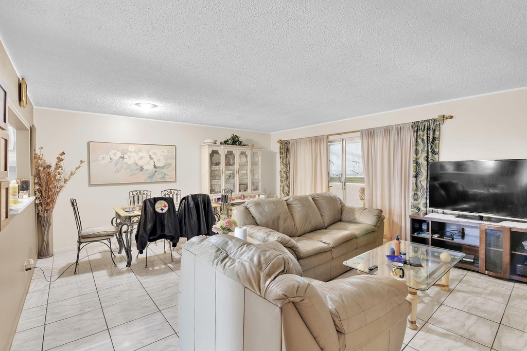 711 Lori Drive - Photo 3