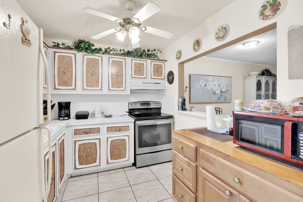 711 Lori Drive - Photo 2