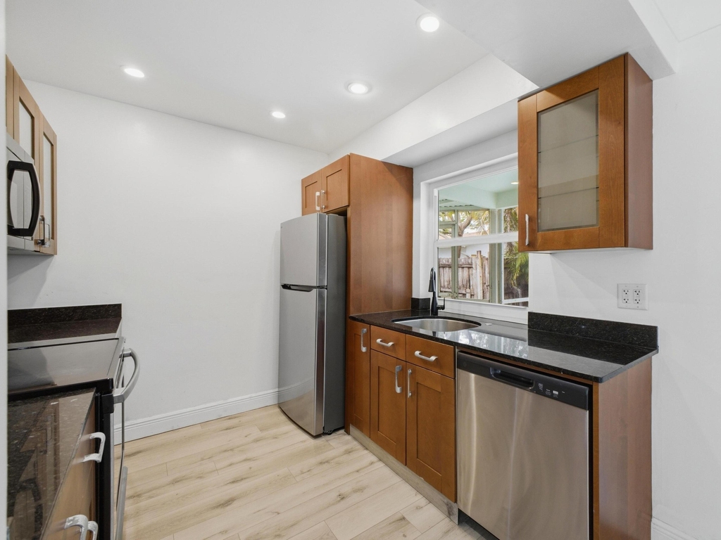 1680 Ne 34th Lane - Photo 13
