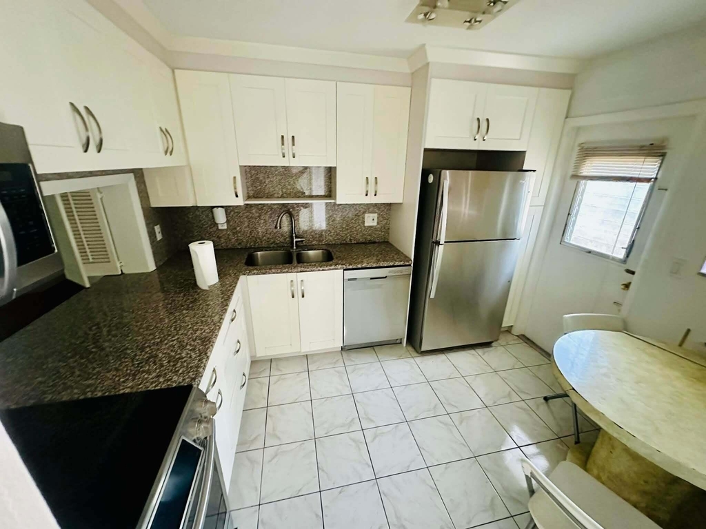 215 Se 3rd Avenue - Photo 4