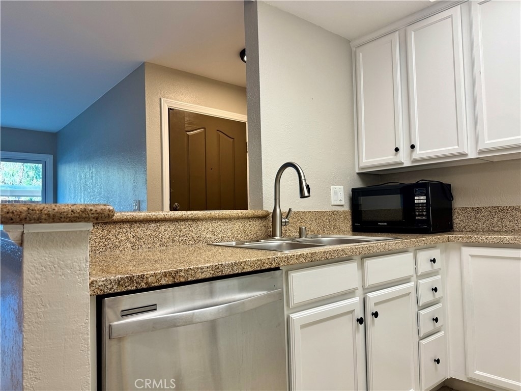 432 Edgehill - Photo 6