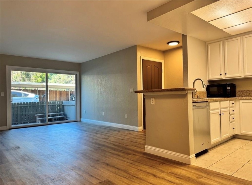 432 Edgehill - Photo 1