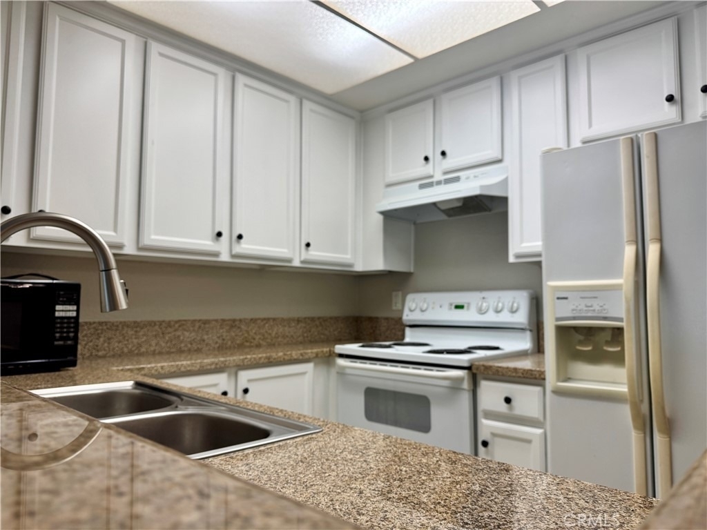 432 Edgehill - Photo 7