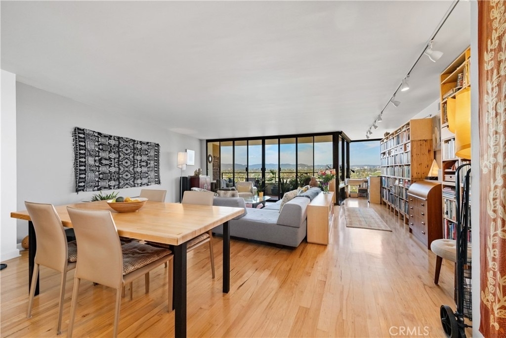 4265 Marina City Drive - Photo 3