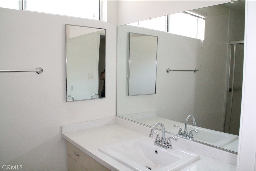 4487 Colbath Avenue - Photo 13