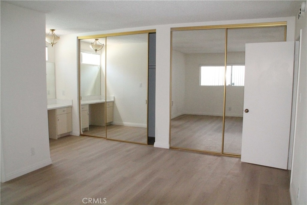 4487 Colbath Avenue - Photo 8
