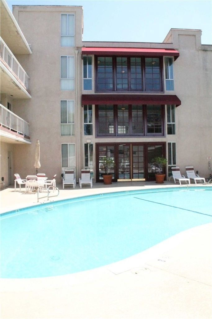 4487 Colbath Avenue - Photo 16
