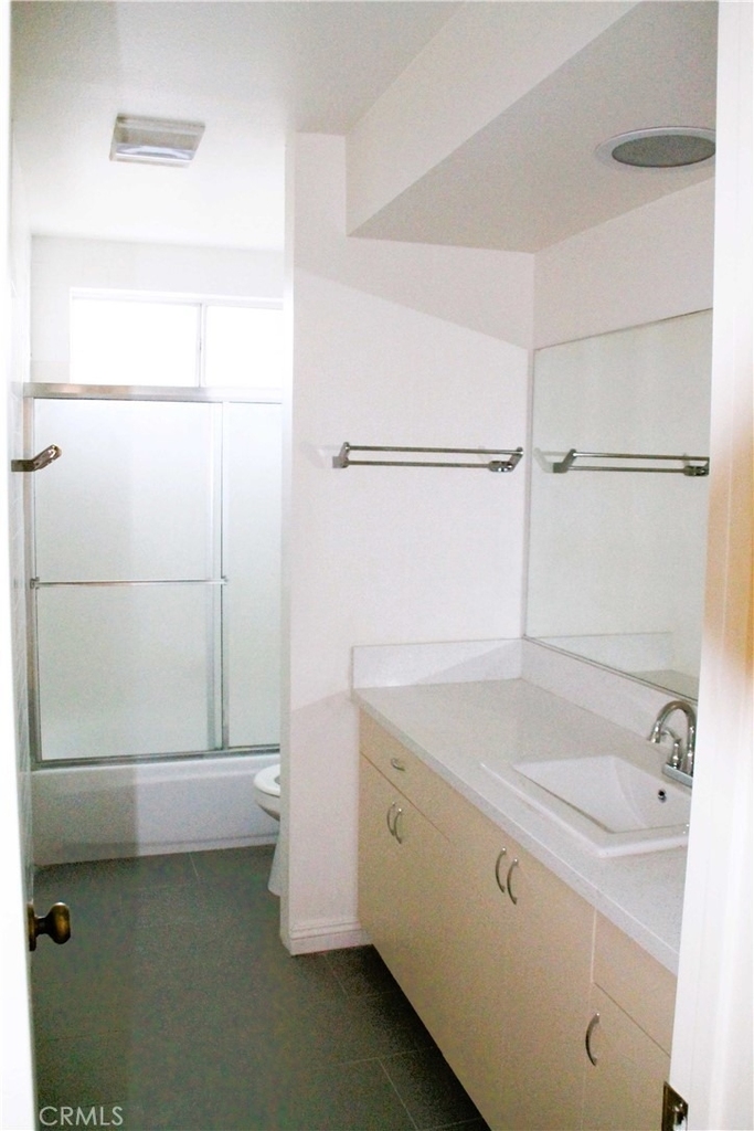 4487 Colbath Avenue - Photo 11