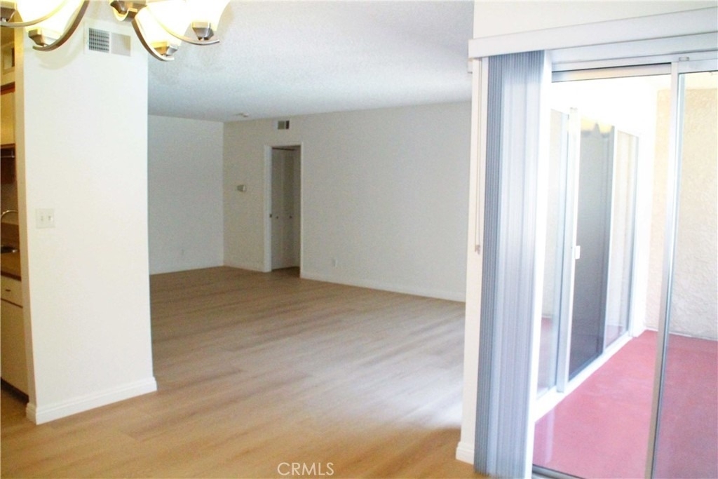 4487 Colbath Avenue - Photo 5
