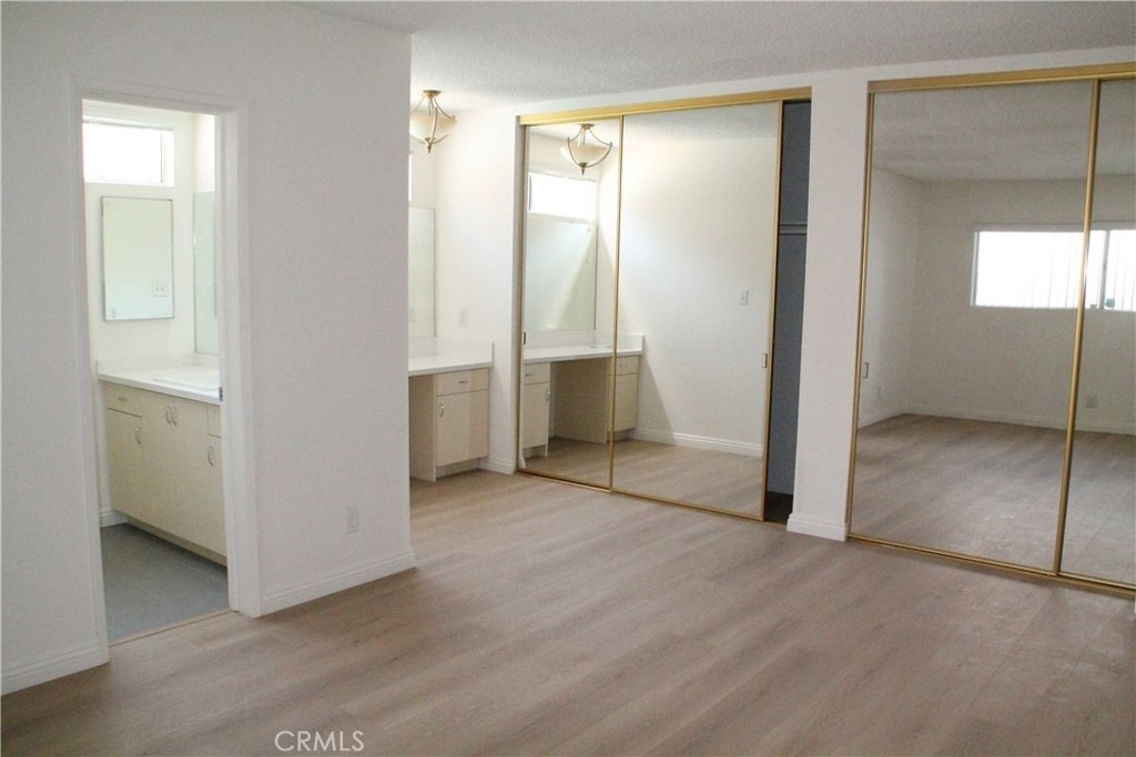 4487 Colbath Avenue - Photo 9
