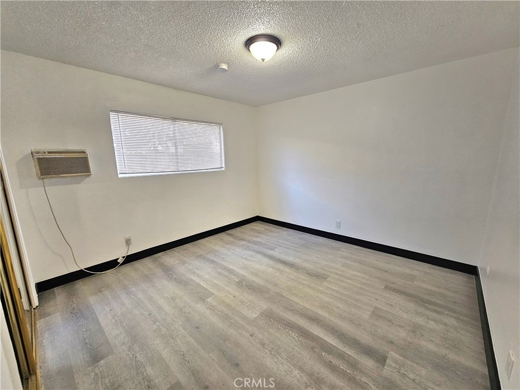 1651 E 42nd Street - Photo 7
