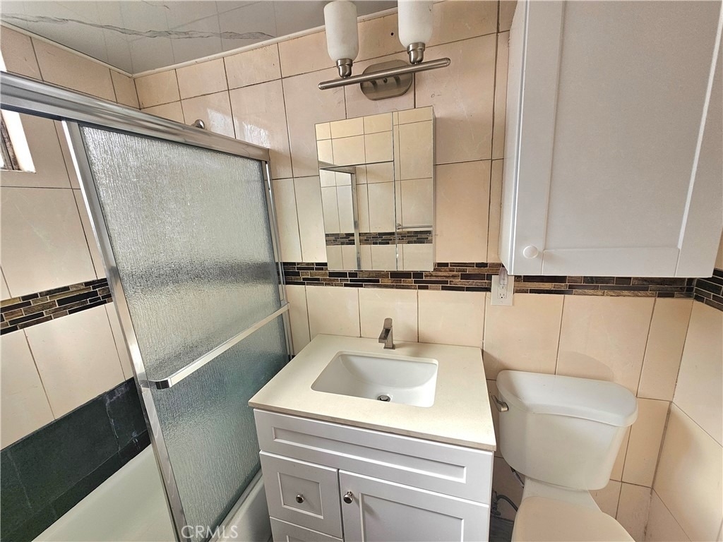 1651 E 42nd Street - Photo 8