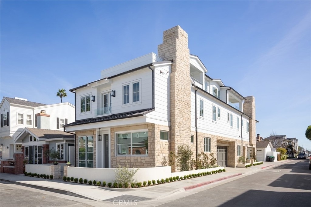 400 40th Street - Photo 1