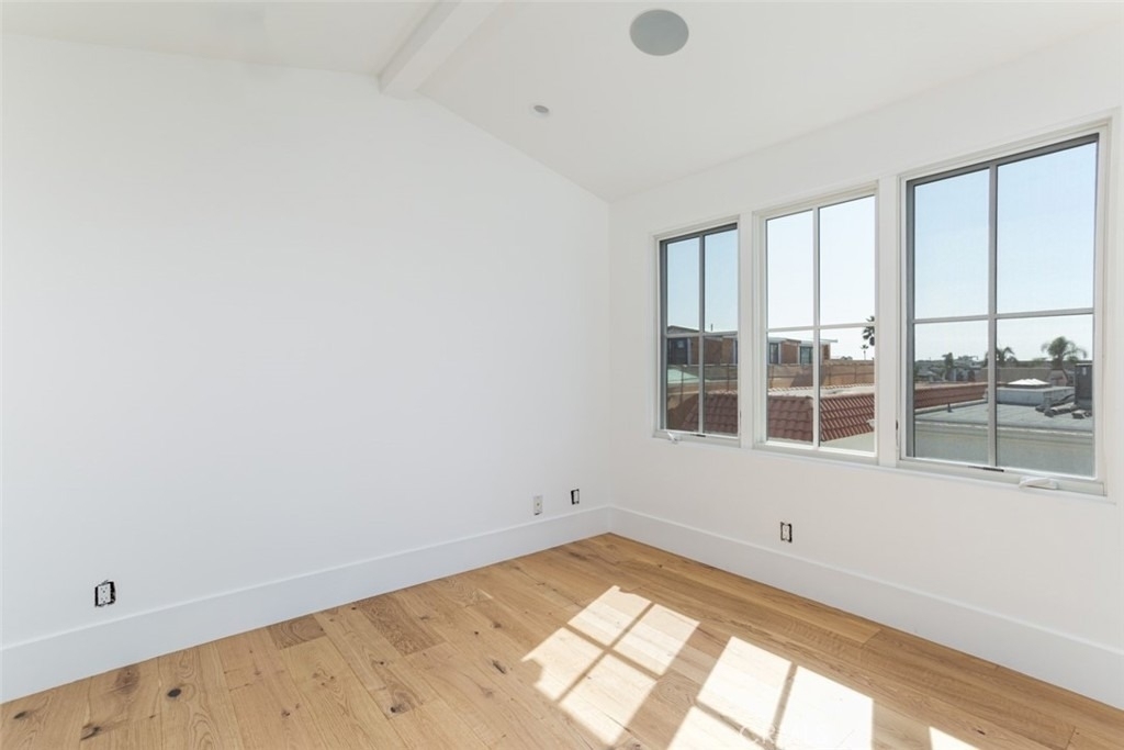 400 40th Street - Photo 17