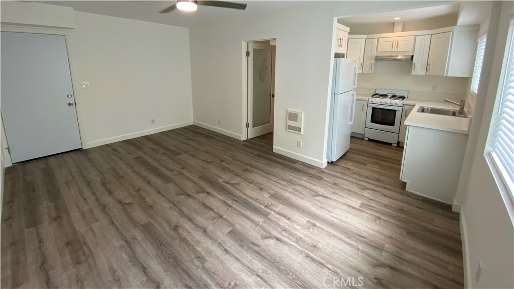 326 N Coast - Photo 3