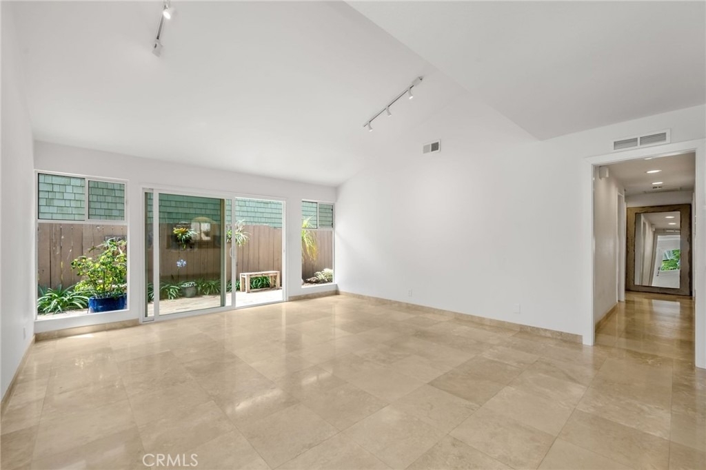915 Miramar - Photo 6