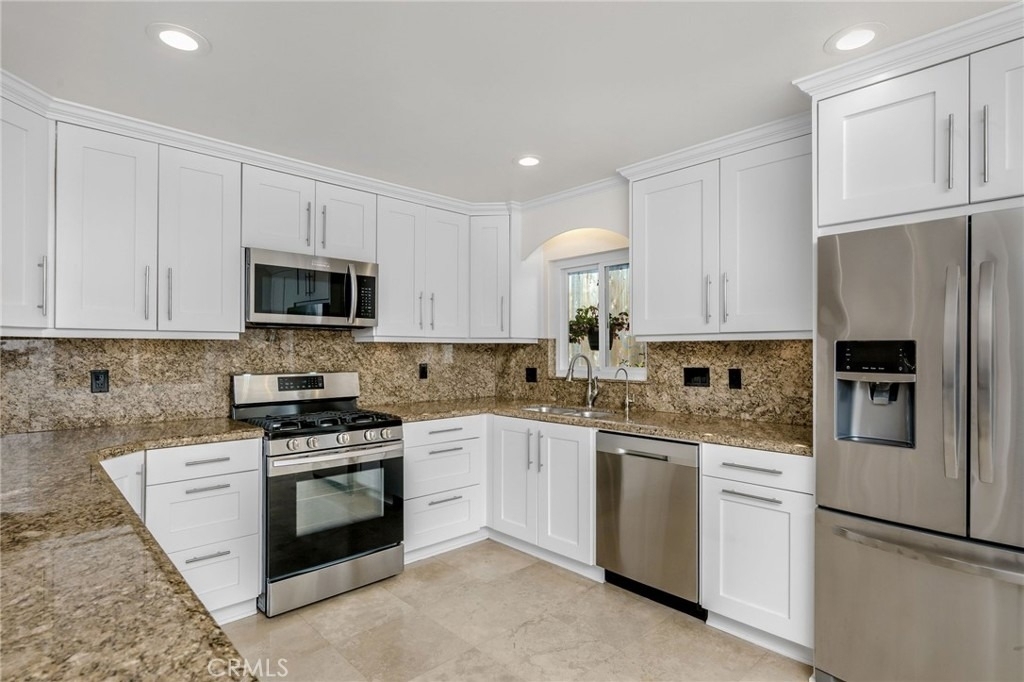 915 Miramar - Photo 4