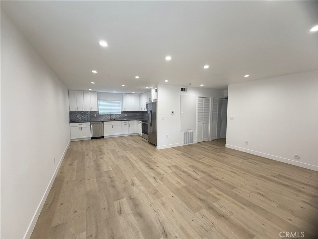 6709 Denny Ave - Photo 2