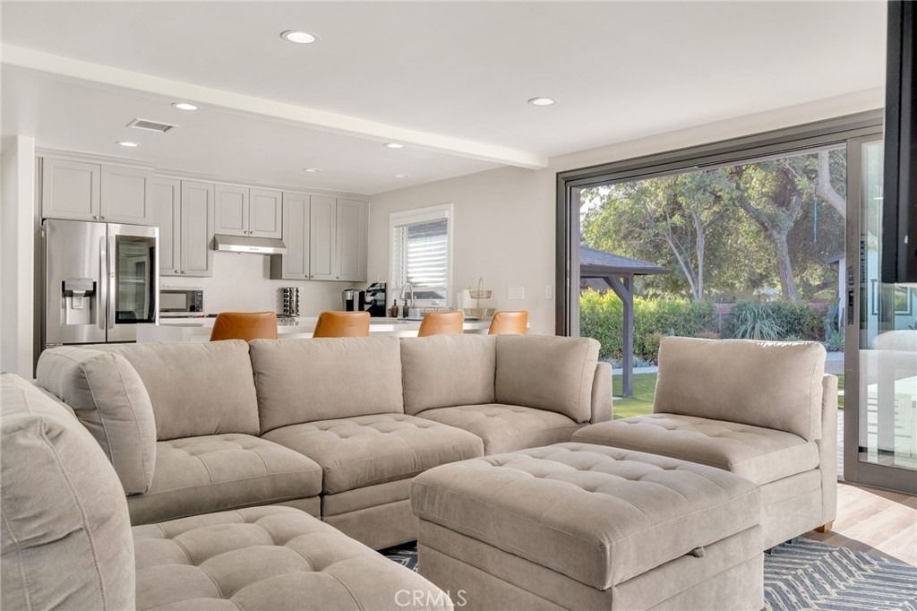 225 E Arrow - Photo 16