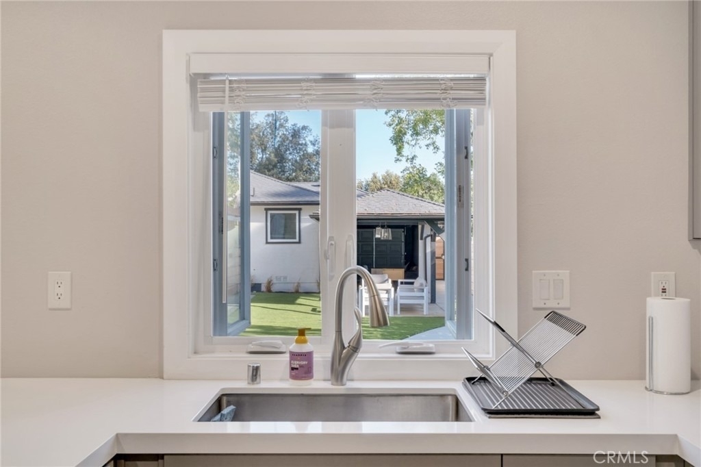 225 E Arrow - Photo 52