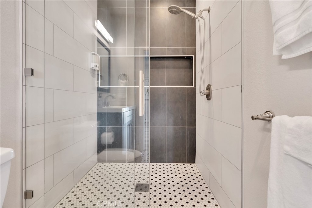 225 E Arrow - Photo 72