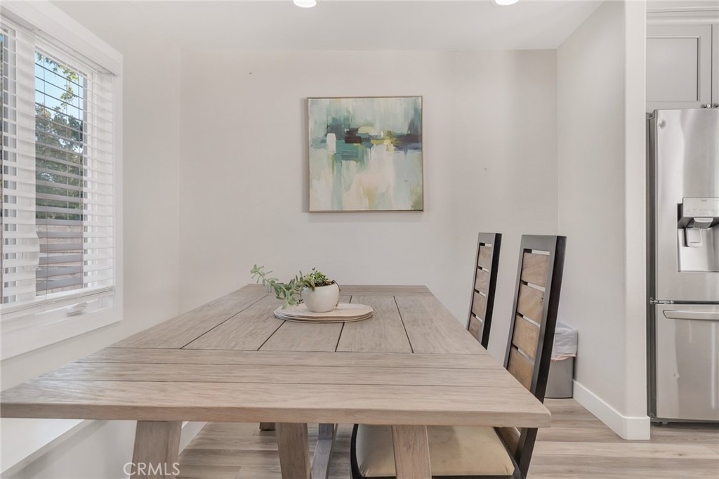 225 E Arrow - Photo 4