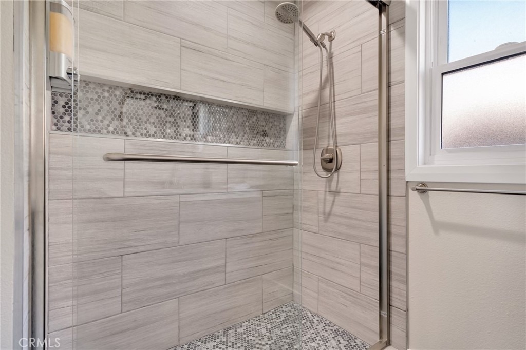 225 E Arrow - Photo 33