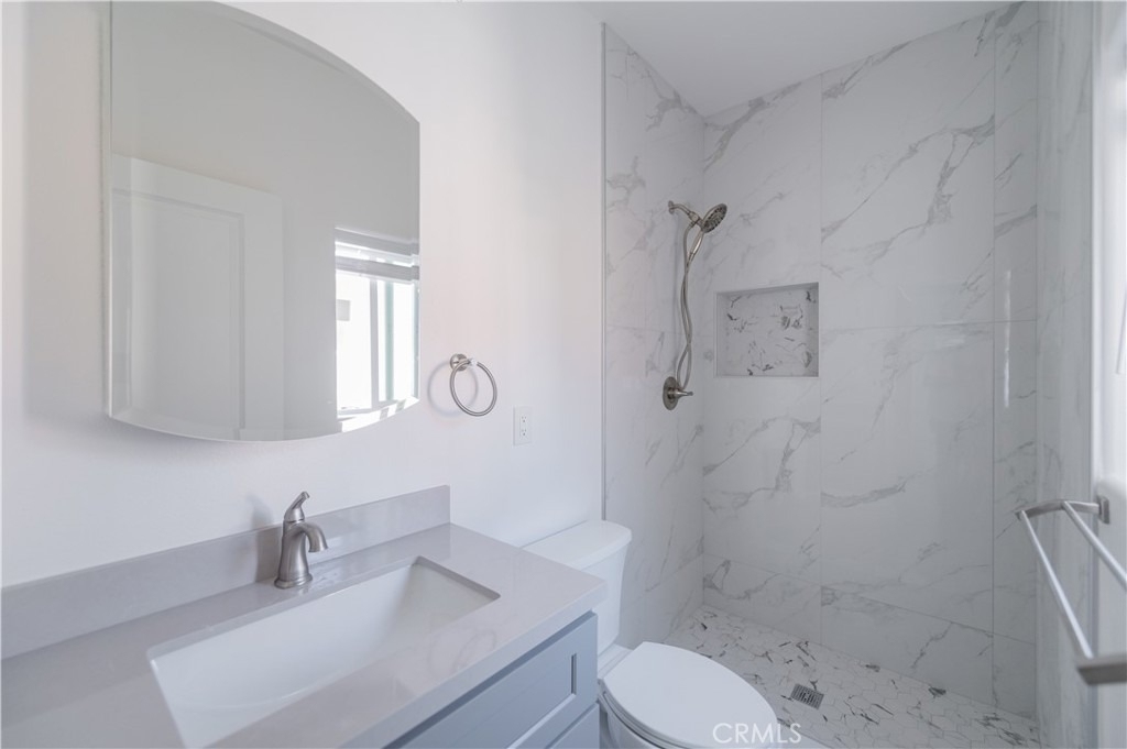 5033 Sultana Avenue - Photo 18
