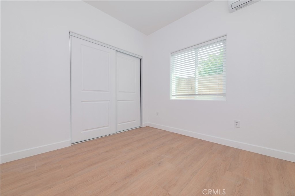 5033 Sultana Avenue - Photo 12