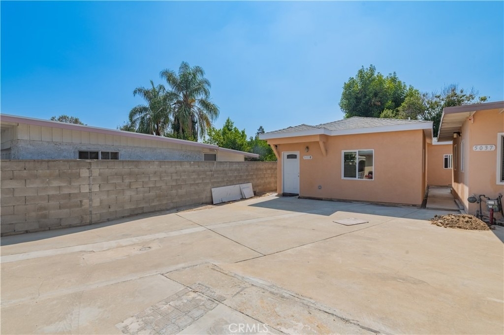 5033 Sultana Avenue - Photo 6