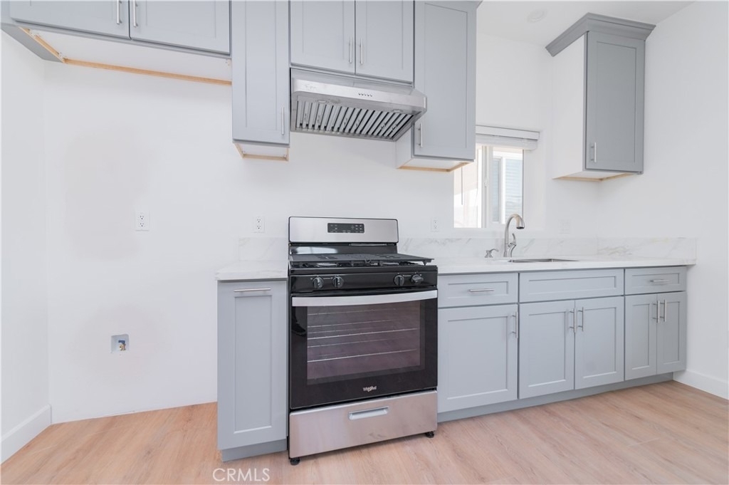 5033 Sultana Avenue - Photo 9