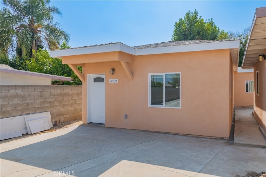 5033 Sultana Avenue - Photo 4