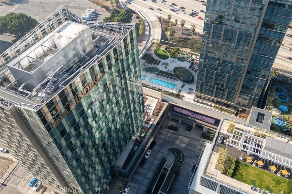 889 Francisco Street - Photo 36