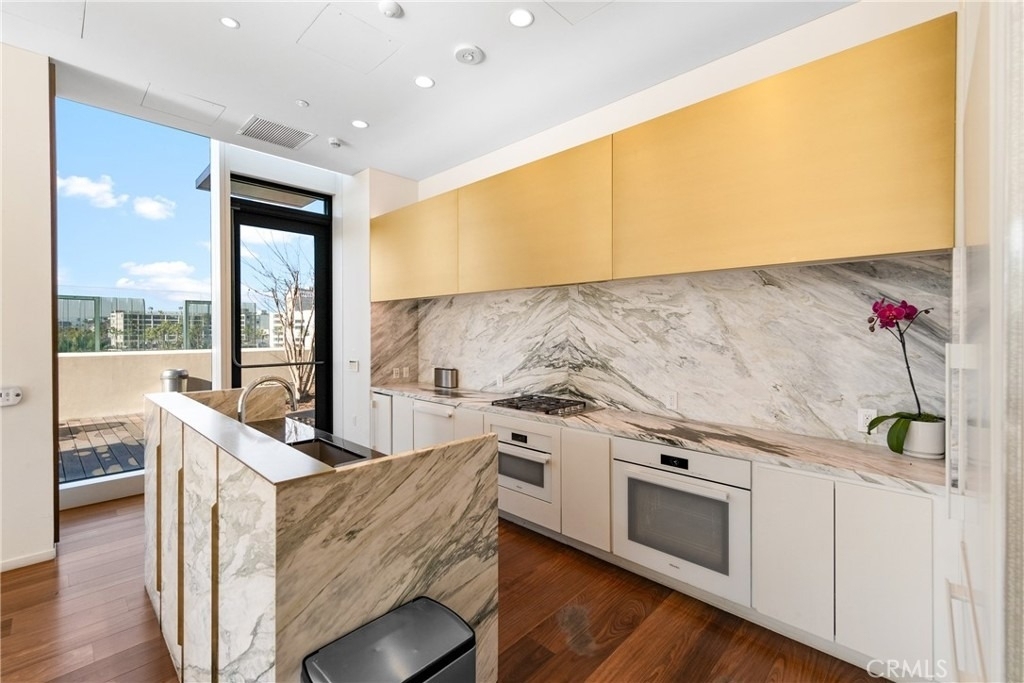 889 Francisco Street - Photo 15