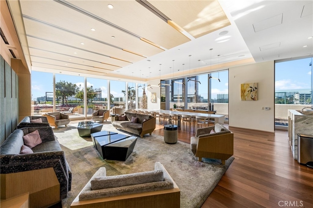889 Francisco Street - Photo 11