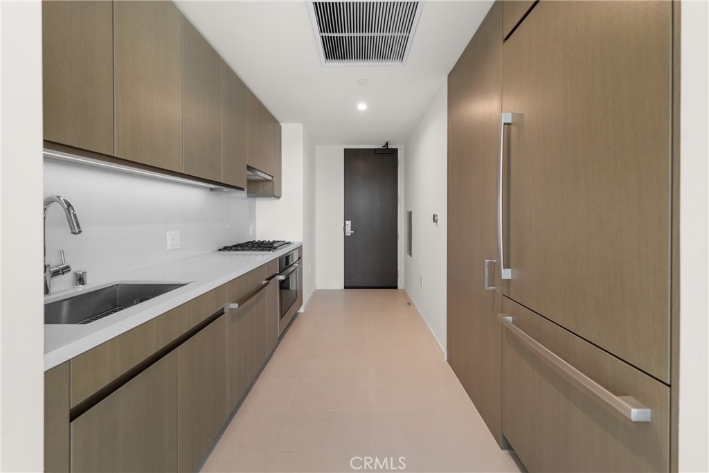 889 Francisco Street - Photo 8