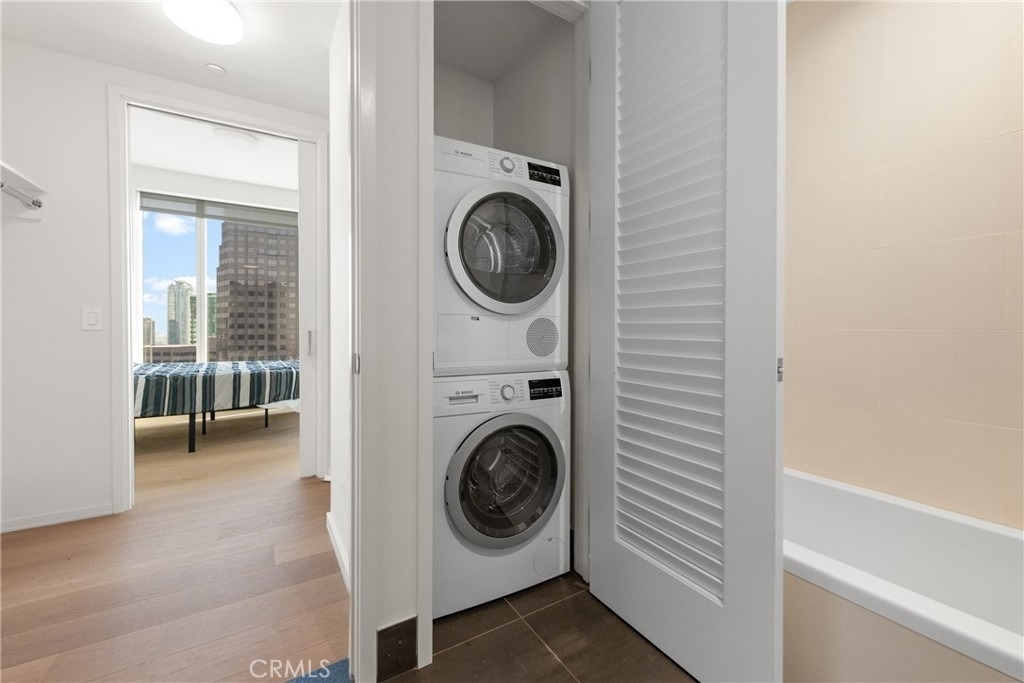 889 Francisco Street - Photo 10